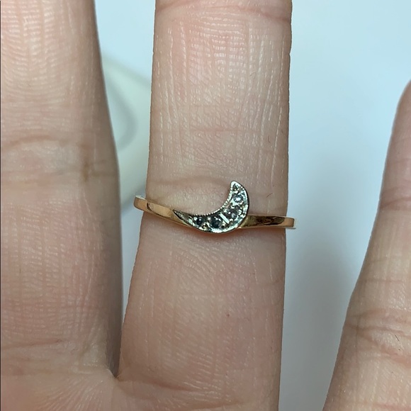 14k gold diamond moon ring size 6 - Picture 2 of 2